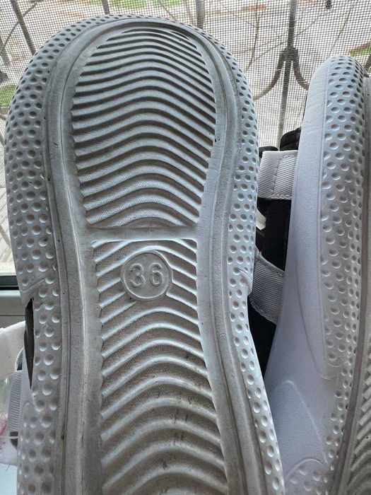 Продам Босоножки Х-тер