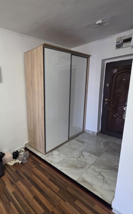 Vand Garsoniera zona Billa 32 mp