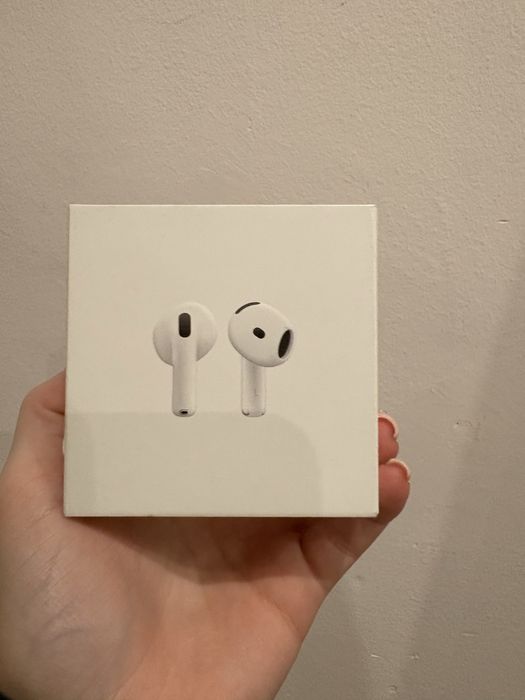 Слушалки AirPods 4