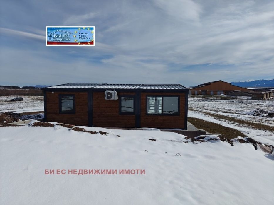 Къща в с. Рельово 68 m² и двор 4000 м²