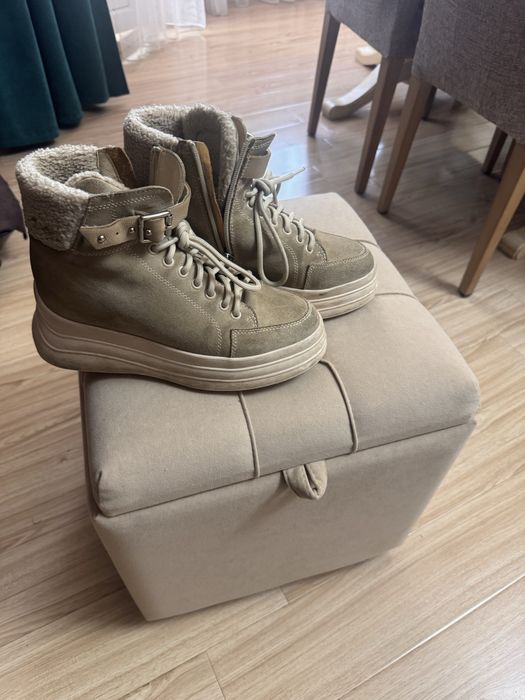 Зимние женские сапоги