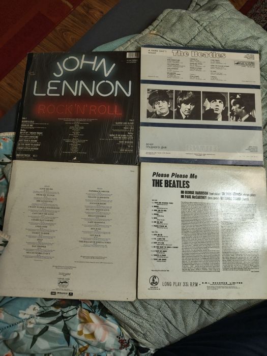 Грамофон FONICA GS-464 и плочи на the Beatles и Jonn Lennon
