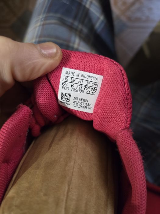 Adidas femei ca si noi