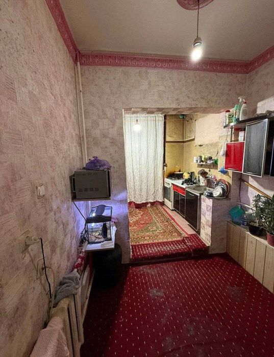 ИбинСино2 да 3 хона квартира Сотилади 3 етажда жойлашган