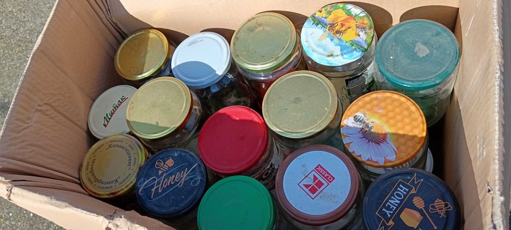 Буркани с винт, различни размери, над 100 бр.