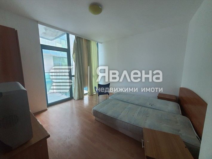 Просторен тристаен апаратамент в Приморско Дел Сол, гр.Приморско