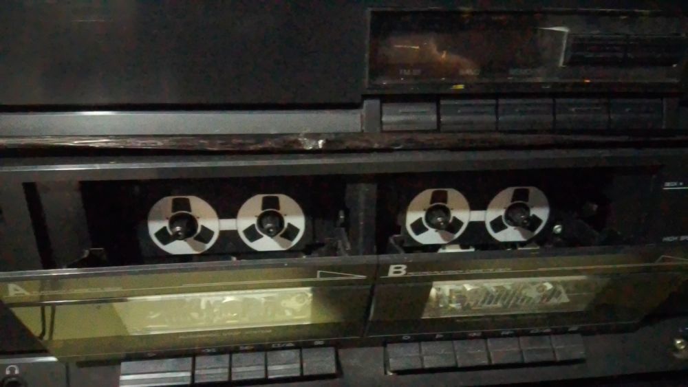 редкий магнитафон сотилади