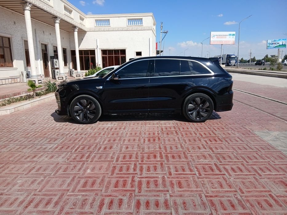 LIXIANG L6 MAX. 2025 kraska toza bir qoʻl moshina