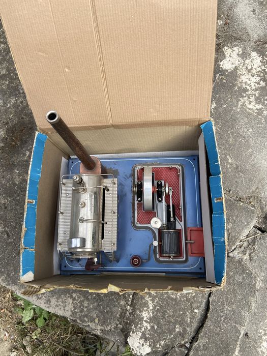 Motor cu aburi vechi de colectie