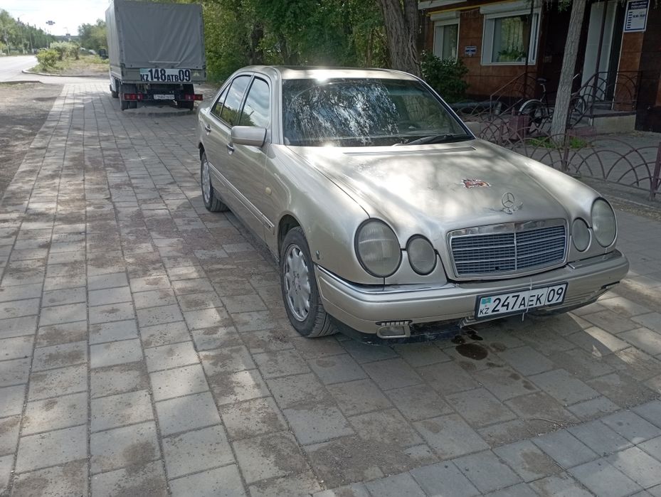 Продам мерседес 210, цена на три дня