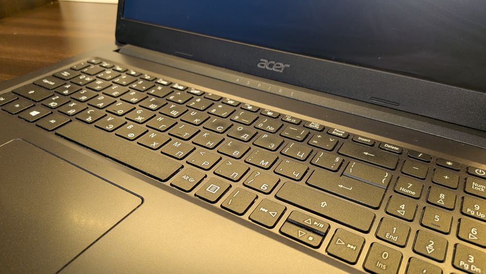 Acer Aspire 15 inch OM Window