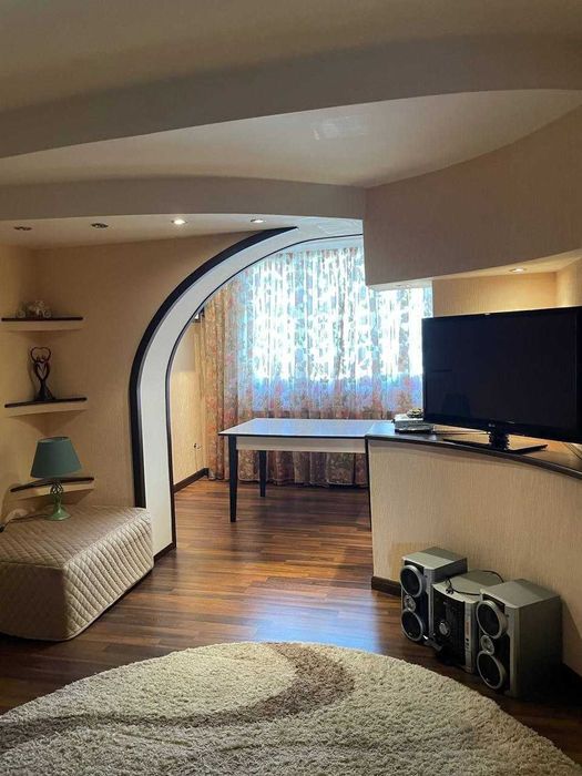 Корасу2 квартира 3 хонали сотилади 77 серия гиштли дом. ИИВ акад ёнида