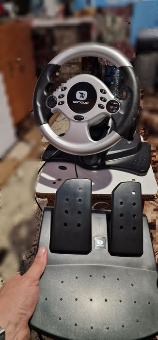 Vând volan cu pedale și schimbător