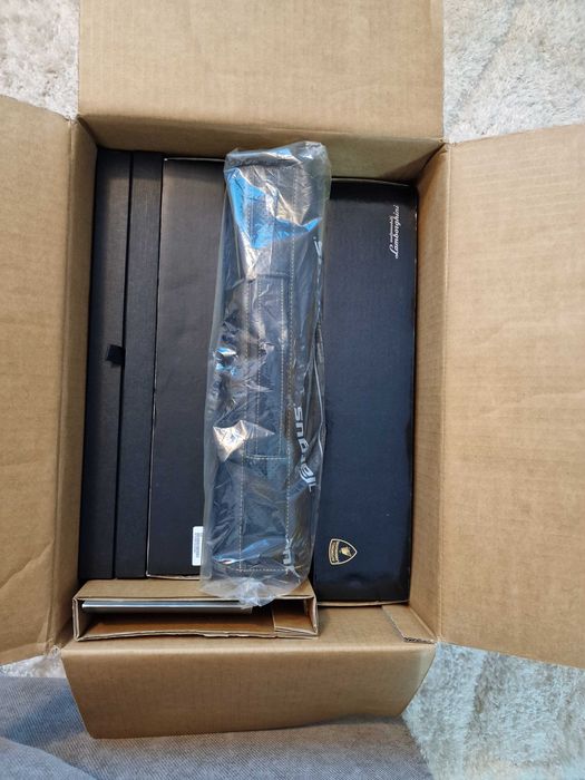 Set laptop colectie NOU Asus Lamborghini VX2S Black Carbon Fiber