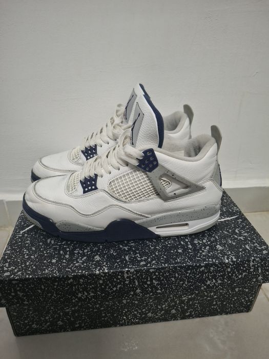 Vând jordan 4 Midnight-navy