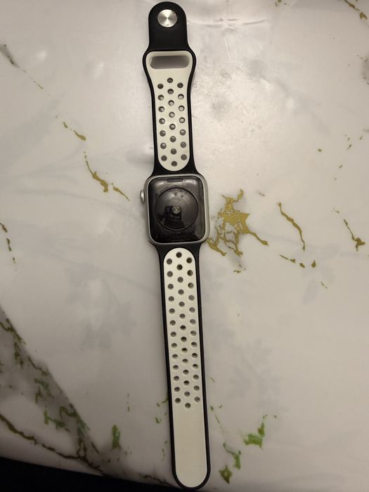 Apple watch se.