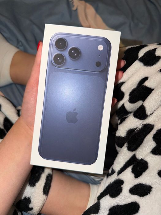 СРОЧНАЯ ПРОДАЖА iPhone 17 pro max