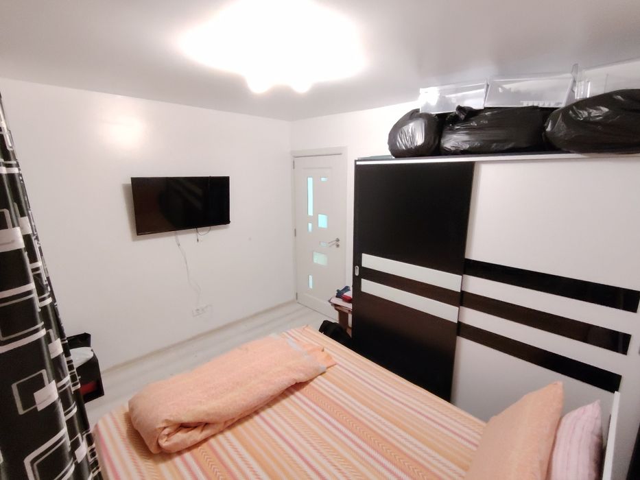 Vând apartament cu 3 camere Et1