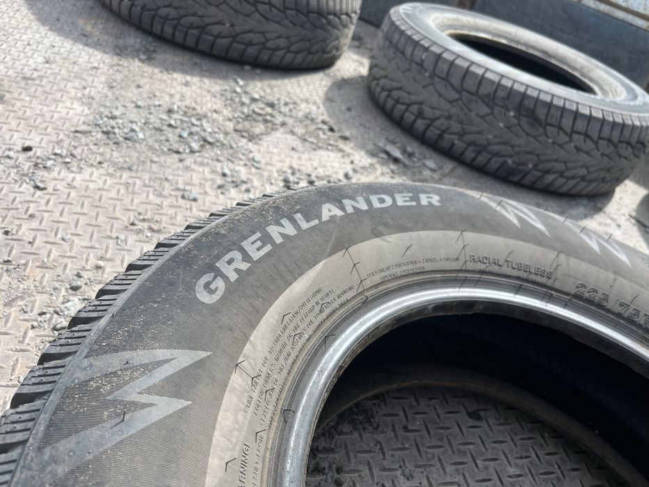 Шины 225/75/16С зимны без шипы