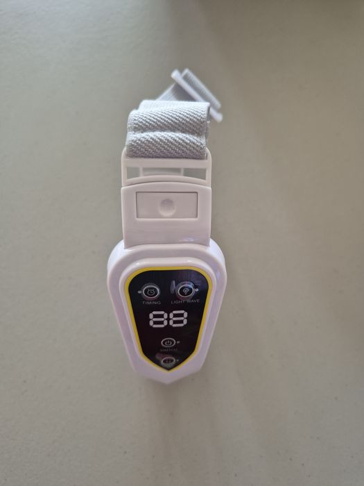 Нов зареждаш се уред за премахване на двойна брадичка.