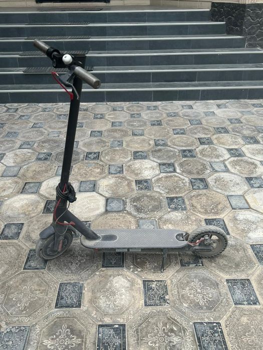 Продам электро самокат Xiaomi б/у