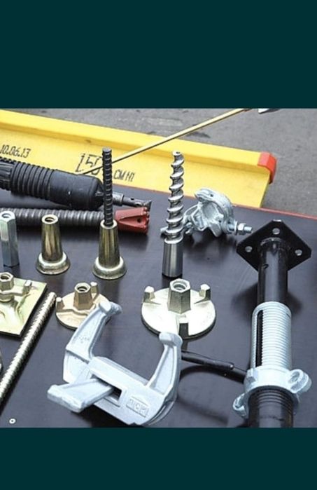 Тайрот, Замки, Черозы