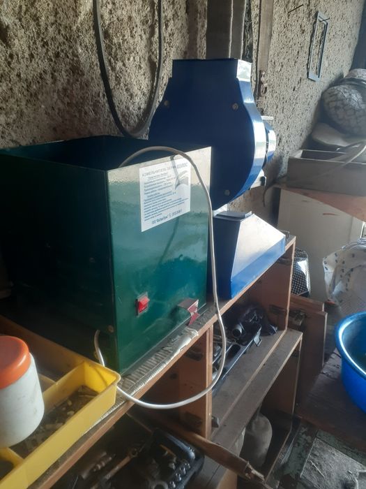 Продам  зерноизмельчитель