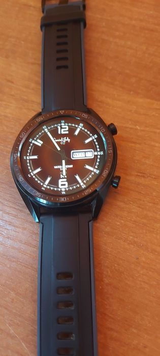Huawei  GT смарт часы