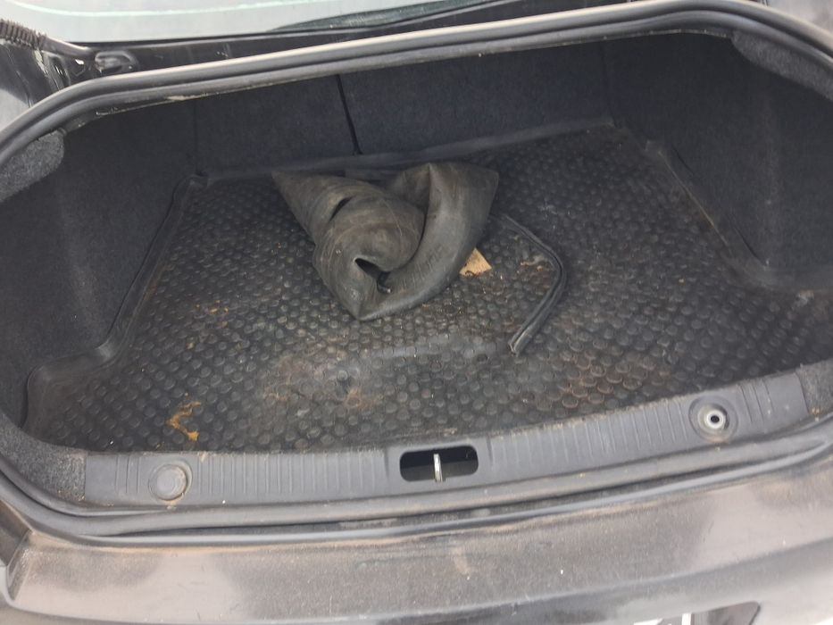 Продам авто икономны 1.6л