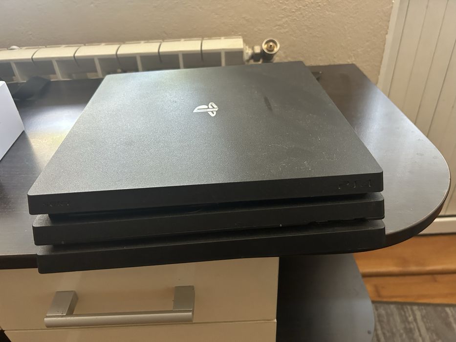 Ps 4 pro със куб разнобразни игри