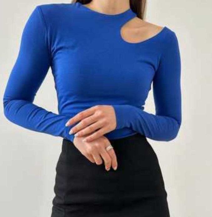 Красивая стильная кофточка в 2х цветах синая и чёрная