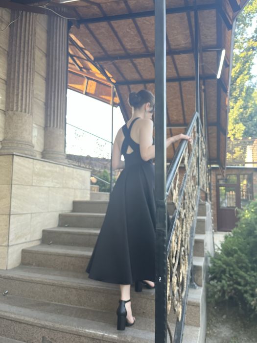 Платье вечернее черное