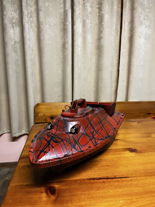 Лодка за захранка D12f