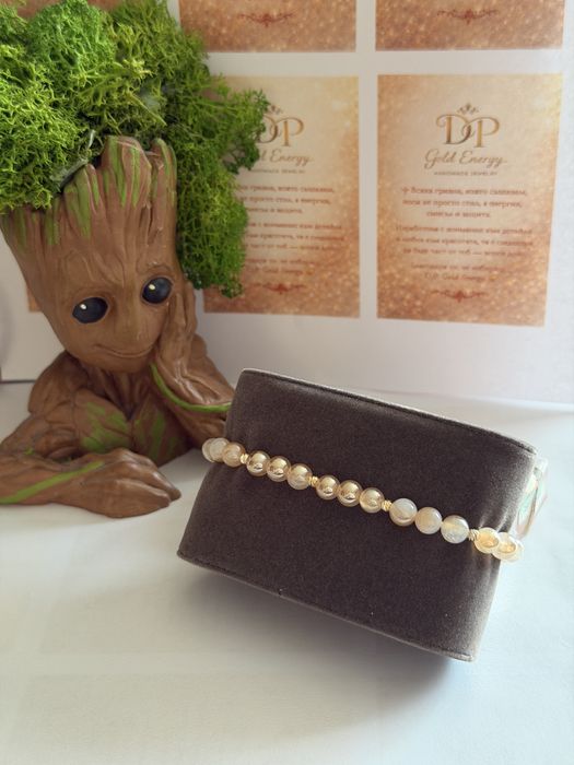 Гривни на конец - естествени камъни и 14К златни топчета