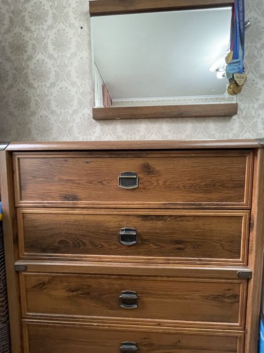 Шкаф для спальни и комод