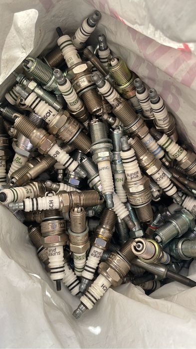 Diverse lucruri pentru camioane / masini (cauciucuri, tobe, bujii etc)