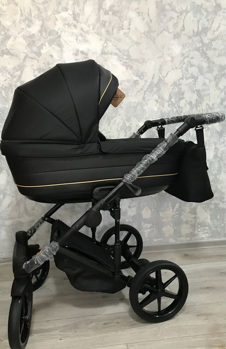 Продам коляску Adamex