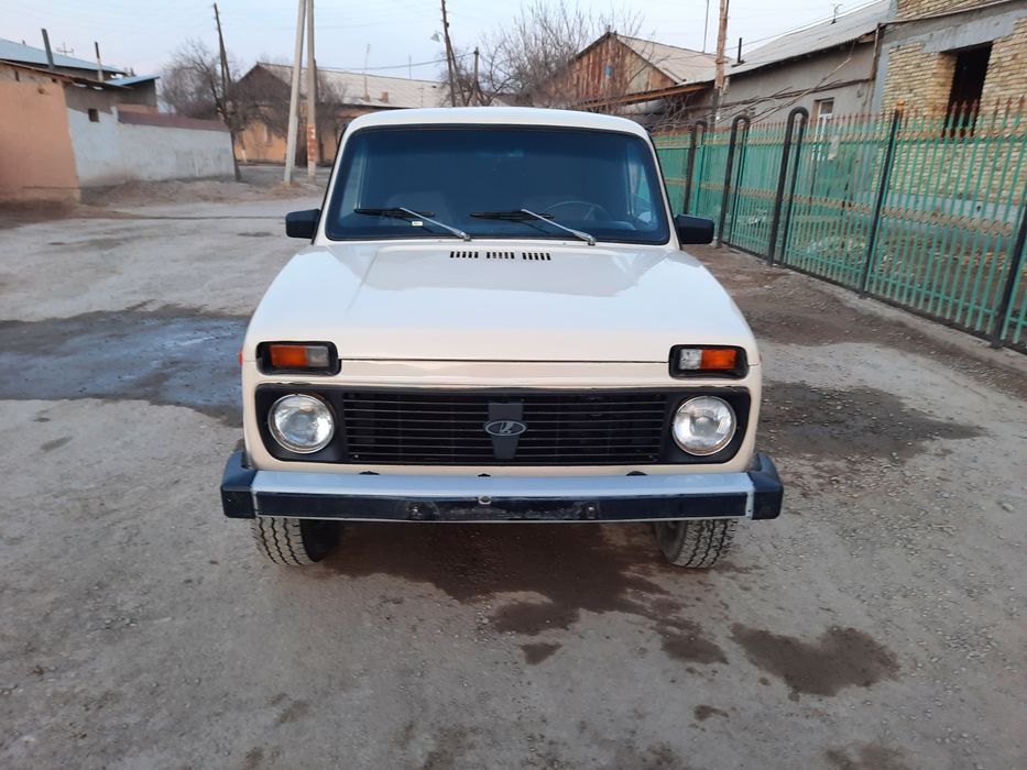 нива мошина  таййор 4 баллон янги раздадка передог ишлаб турибди