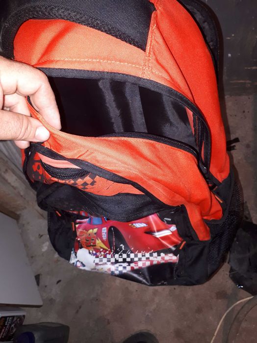 Ученическа раница, С колелца, издърпваща се скрита дръжка