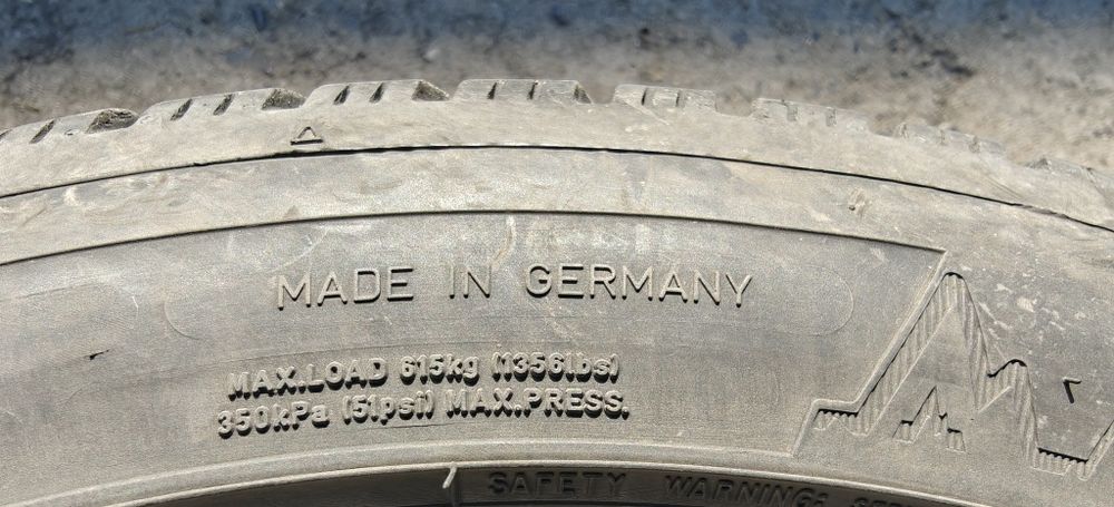 215 50 17 Dunlop winter sport 5