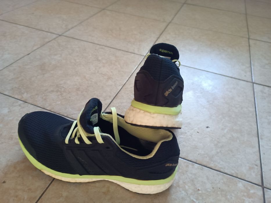 Încălțăminte de alergare (Adidas Glide Boost)