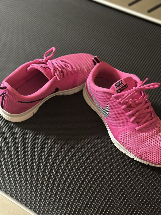 Дамски маратонки Nike