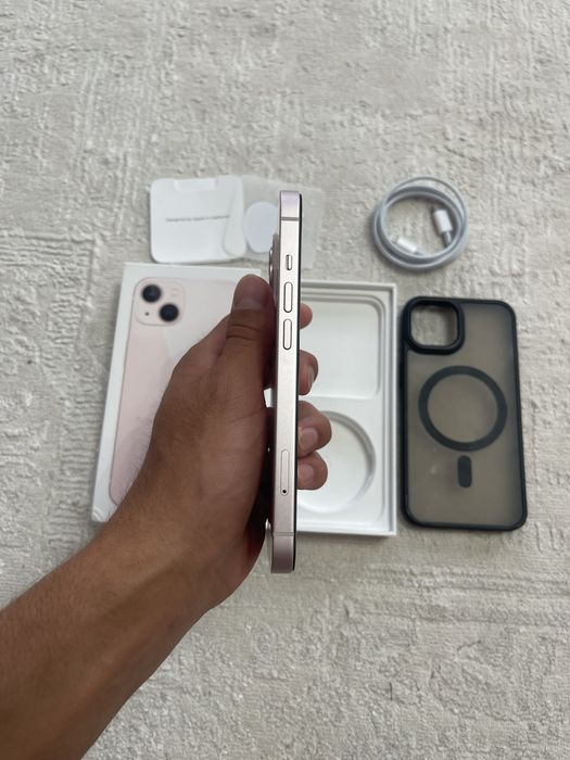 iPhone 13 в отличном состоянии
