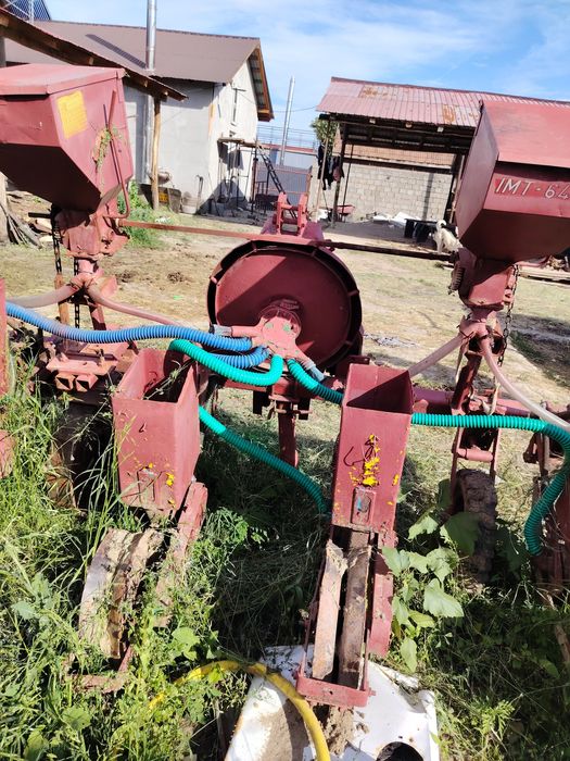 Tractor same și Semanătoare piatra Neamț cu fertilizare