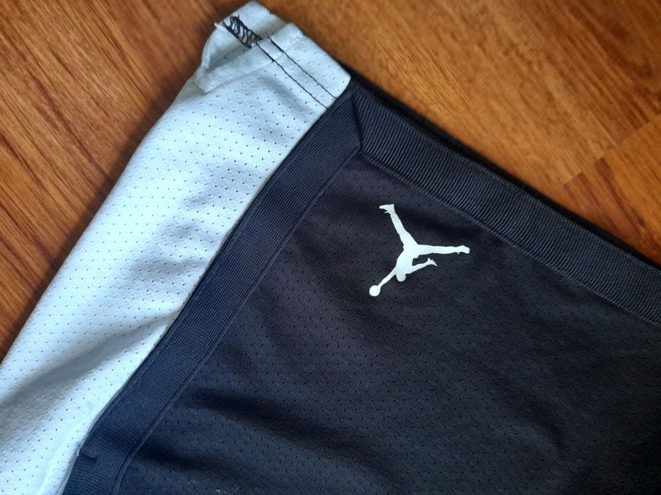 Nike Barcelona- Jordan мъжки къси панталонки S размер.