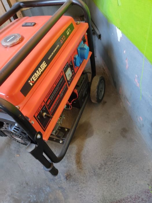 Гениратор 7.5кв движок