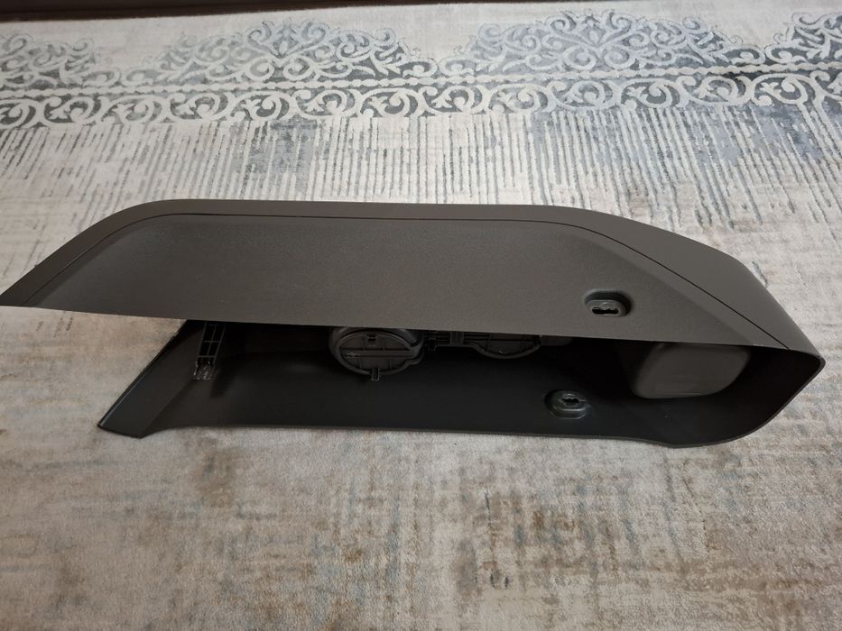 Бар от кобальта. 2025  Подлокотник.