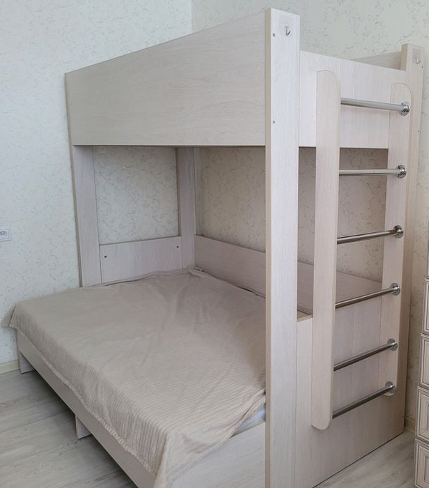 Двухъярусная кровать