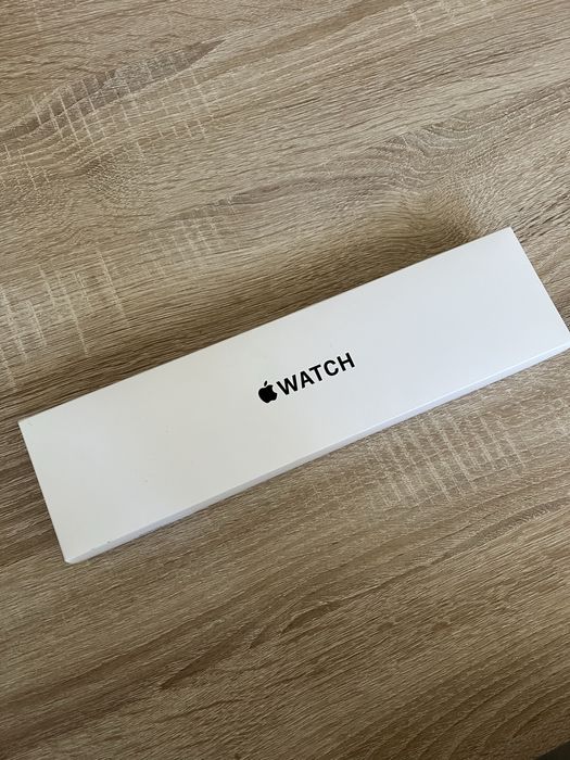 Apple Watch SE 2 44mm – работи, но с черен екран (за части/ремонт)