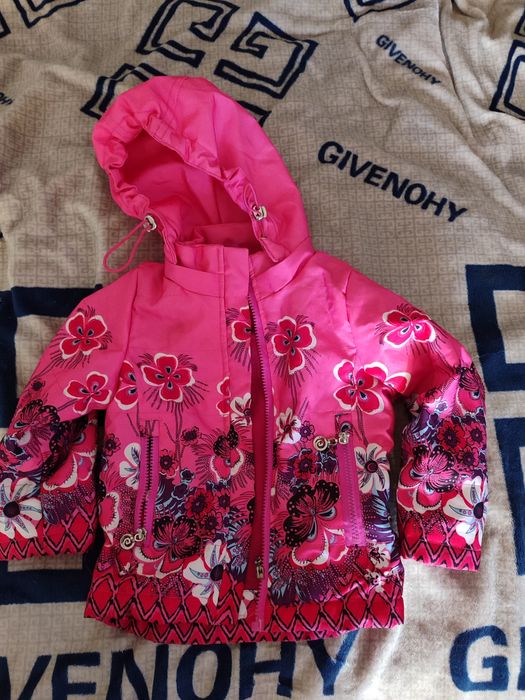 Продам для девочек 1000